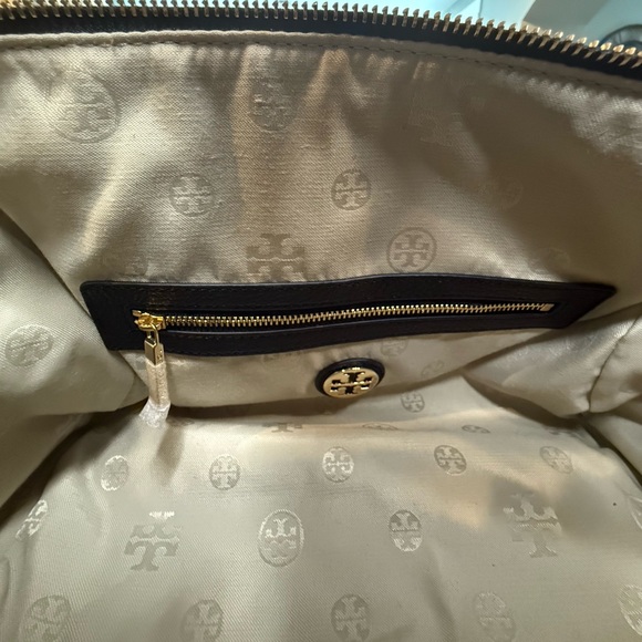 TORY BURCH Amanda Satchel Black Pebbled Leather – 2-Way Carry. Excellent Pre-❤️ - Picture 8 of 9